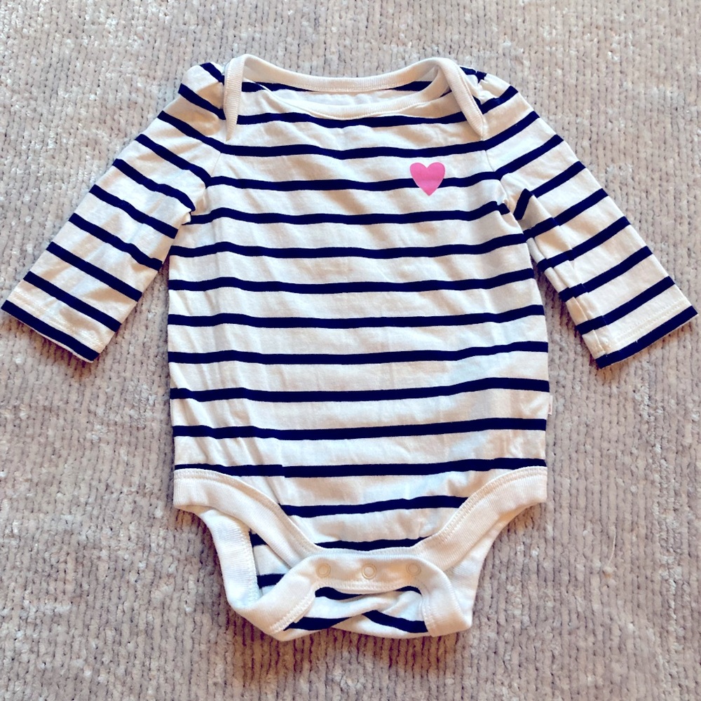 Baby‎ Gap Onesie One Piece Striped Heart 0-3 Months